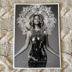 BEYONCE The Mrs. Carter Show Tour Photo Book 2013